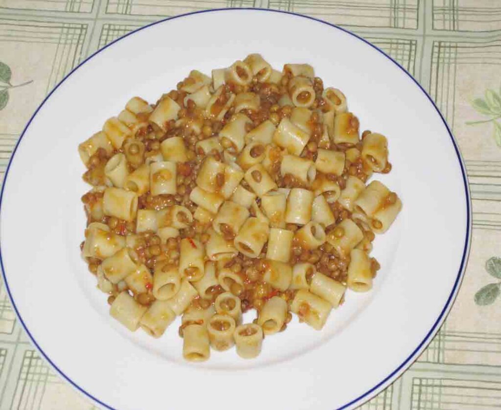 Διαφορετικές Φακές με ζυμαρικά